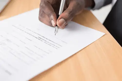 Different Types Of Contracts You Can Offer To New Employees